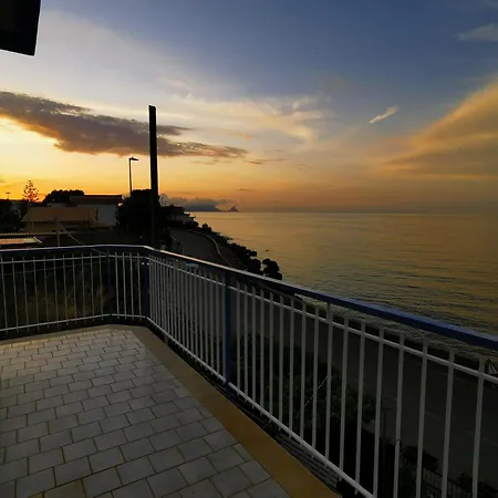 In Riva Al Mare 度假居 特拉比亚